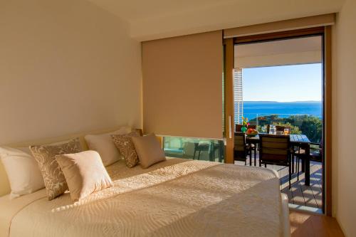 Foto de la galería de Bel Etage Amora Luxury Seaview Apartment with pool en Split