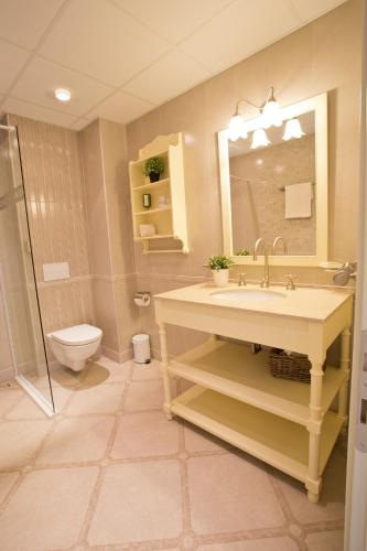 Ένα μπάνιο στο Midalidare Hotel & Spa