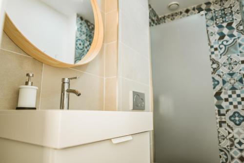 Un baño de Apartamentos ZHR