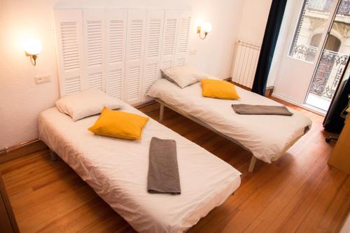Postel nebo postele na pokoji v ubytování Beach Side Apartment