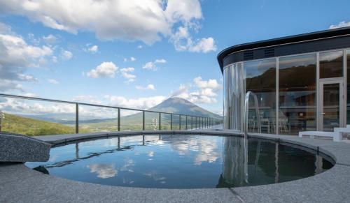 Ein allgemeiner Bergblick oder ein Berglick von des Hotels aus