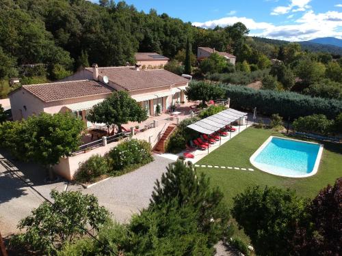 Πισίνα στο ή κοντά στο La Bastide des Roses