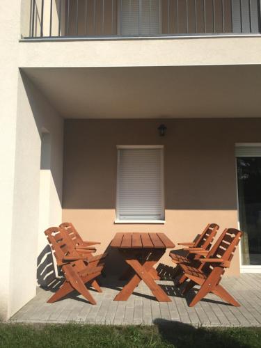 Szofi Apartman Pápa Fenyves u. 19. 8500 Pápa, Fenyves u. 19. fsz.1 kép - 3