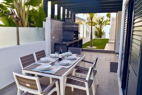 Amora Villa Sacha