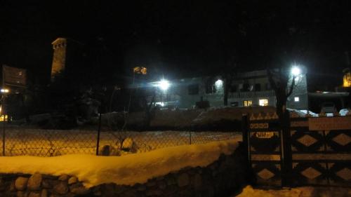 Guest House Adelina durante el invierno