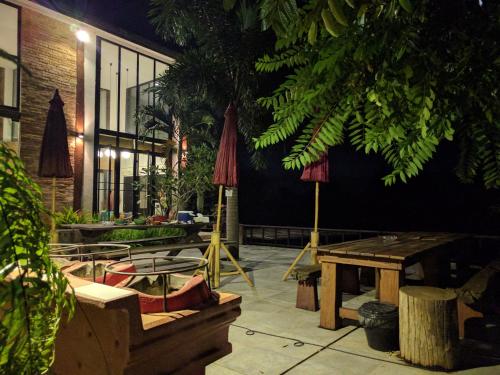 Taman di luar Baantidnam