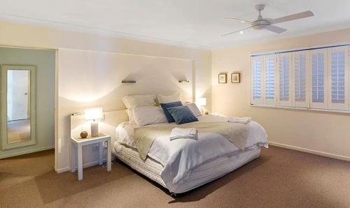 Gallery image of BEACHFRONT Beauty! in Gold Coast