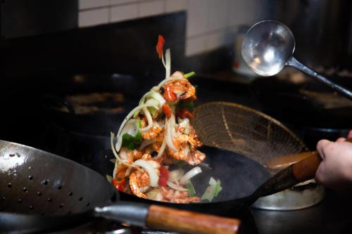 ホテルの敷地内または近くでの食事または食べ物