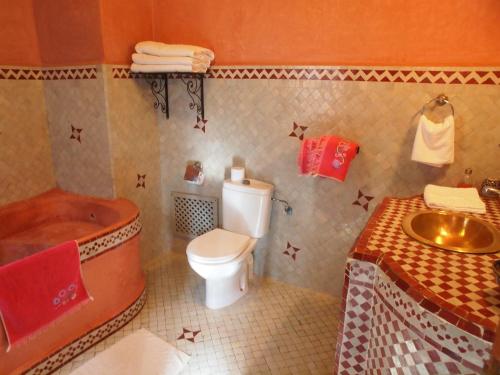 Un baño de Riad Al khansaa