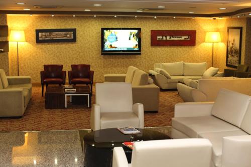 Lounge oder Bar in der Unterkunft Emir Royal Hotel
