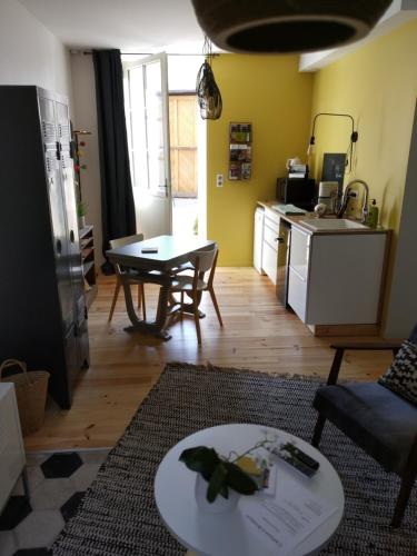 Η κουζίνα ή μικρή κουζίνα στο L'adresse à Besançon