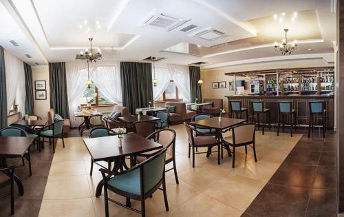 Εστιατόριο ή άλλο μέρος για φαγητό στο Hotel Raigond