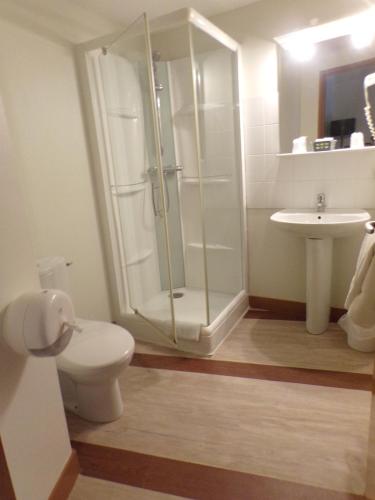 Ένα μπάνιο στο Logis Hôtel de France