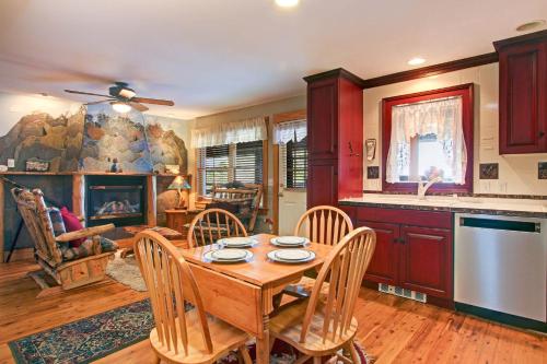 Kuchyň nebo kuchyňský kout v ubytování Snowdrift Peak 203 Condo