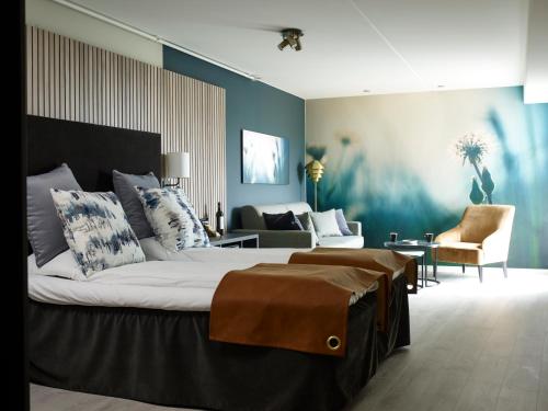 เตียงในห้องที่ Son Spa