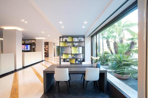 Η κουζίνα ή μικρή κουζίνα στο Mercure Roma West
