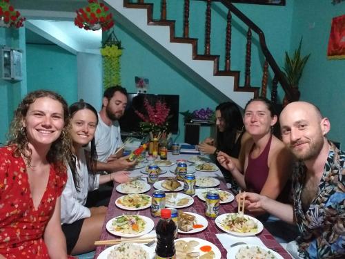 Gæster der bor på Cham Island Homestay Lau Thu