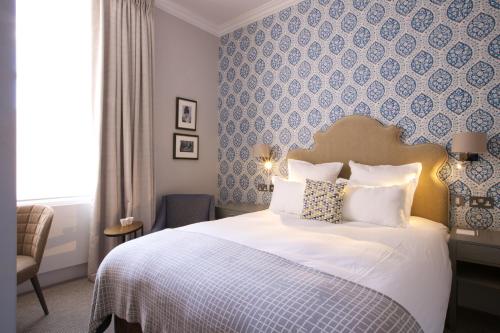 54 Queen's Gate Hotel Image