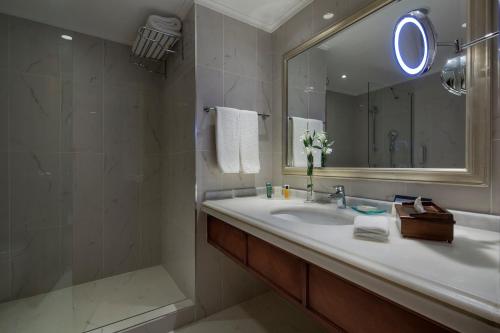 Phòng tắm tại Wyndham Grand Kayseri