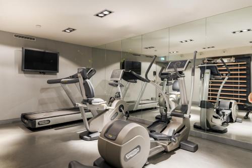 
The fitness center and/or fitness facilities at Pavillon Nation
