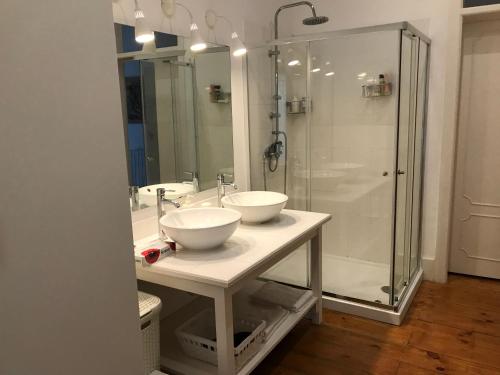 Bilik mandi di Castle Apartment