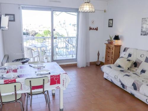 Apartment Les Marines de Port Canet by Interhome