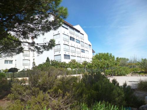 Apartment Les Cyclades-2 by Interhome