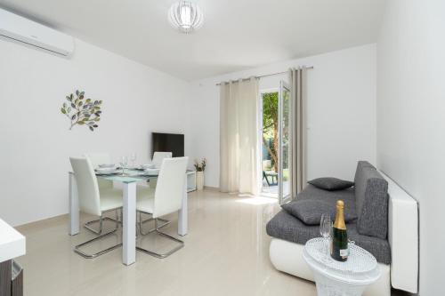 Apartments Peca