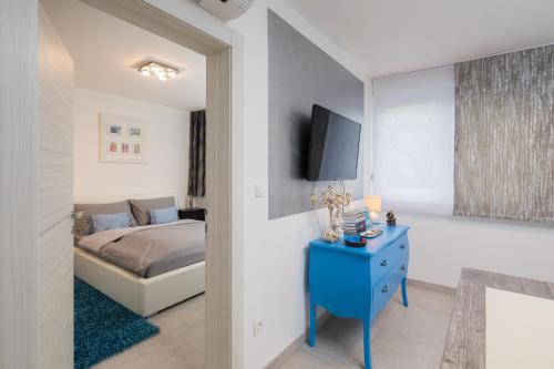 Apartment Scherbl - 1 One-Bedroom Apartment & 2 Private Rooms Near Park Marjan, Split