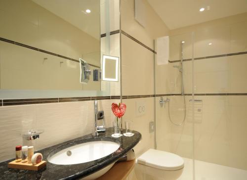Un baño de Hotel Torbräu