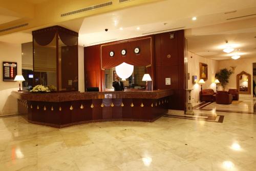 Membres du personnel de l'établissement Tunis Grand Hotel