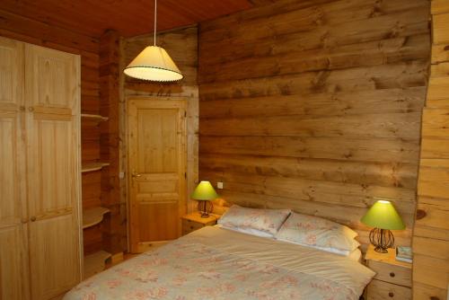 Chamonix Chalets tesisinde bir odada yatak veya yataklar