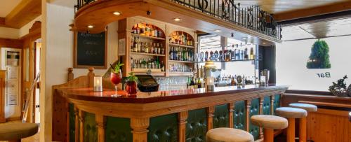 Lounge o bar area sa Arabella Brauneck Hotel