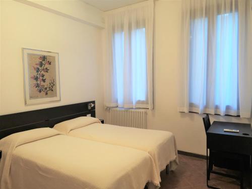 Hotel Rossi Image