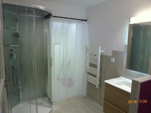 Koupelna v ubytování B&B L'ESCALADE en Lubéron