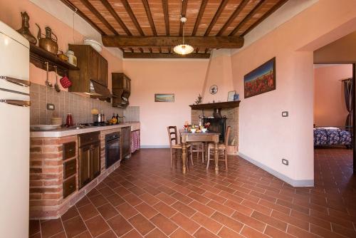 Kuchyň nebo kuchyňský kout v ubytování Agriturismo Pratovalle