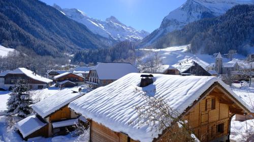 Gallery image of Magnifique Chalet au cœur du Village du Reposoir in Le Reposoir