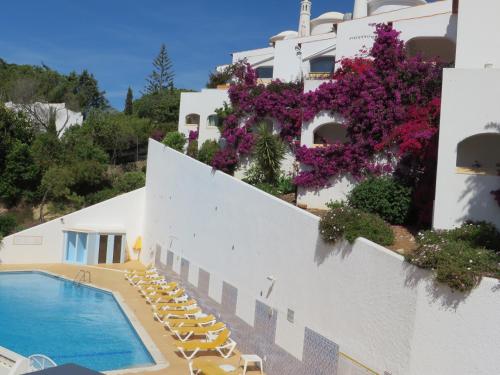 Apartamento com piscina perto da praia