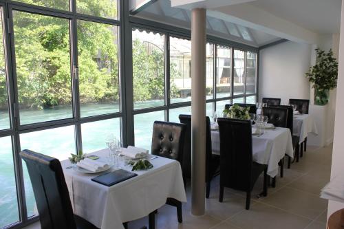 Photo de la galerie de l'établissement Hotel Restaurant du Parc en Bord de Rivière, à Fontaine-de-Vaucluse