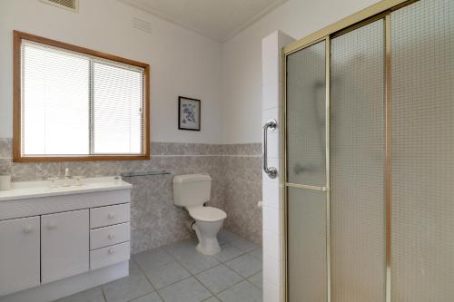 Kylpyhuone majoituspaikassa Stradbroke