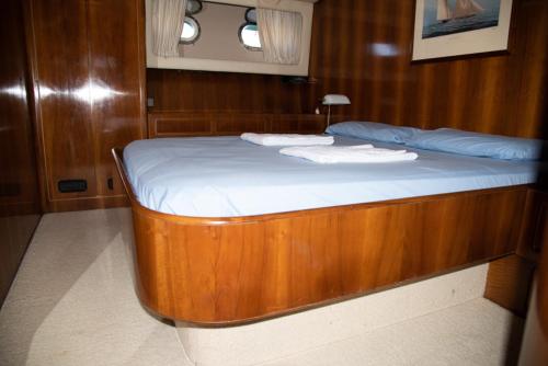 Krevet ili kreveti u jedinici u okviru objekta Riviera Boat Resort
