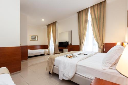 Gallery image of SHG Hotel Portamaggiore in Rome