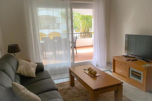 Apartment Lets in the Sun Dama de Noche, Marbella, Spain ...