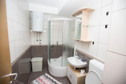 Ένα μπάνιο στο Apartman G&A