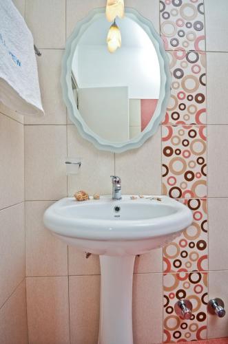 Un baño de Sea View Apartments & Studios