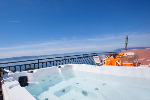 panoramic sea view house