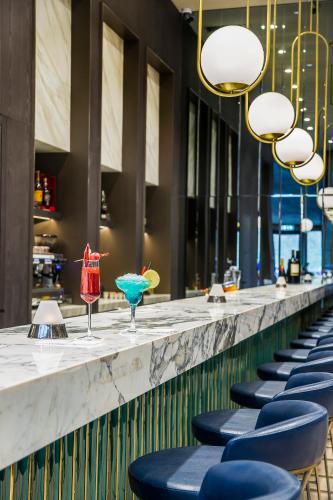 Radisson Collection Hotel, Vadistanbulにあるレストランまたは飲食店