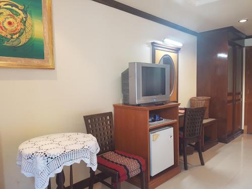 Μια τηλεόραση ή/και κέντρο ψυχαγωγίας στο Phi Phi Hotel