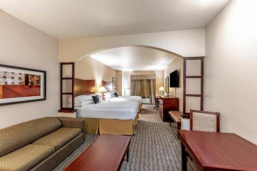 Foto da galeria de Red Lion Inn & Suites Mineral Wells em Mineral Wells