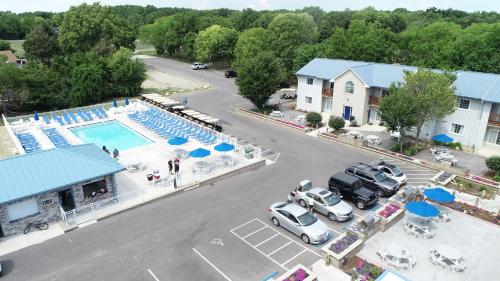 Put-in-Bay Poolview Condo #7 – Photos 5